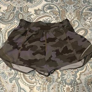 Lululemon Hotty Hot 4” Shorts , Size 2